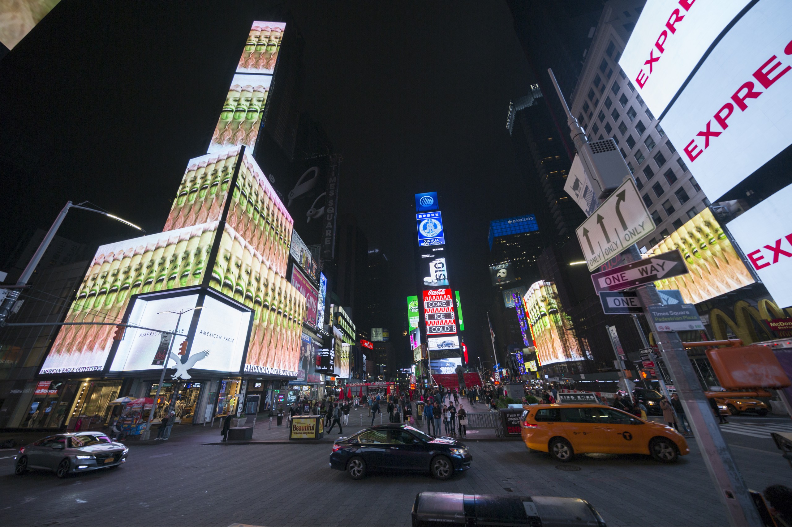 Installation view, PINK_PARA_1STCHOICE, Times Square’s Electronic Billboards, New York, 2019