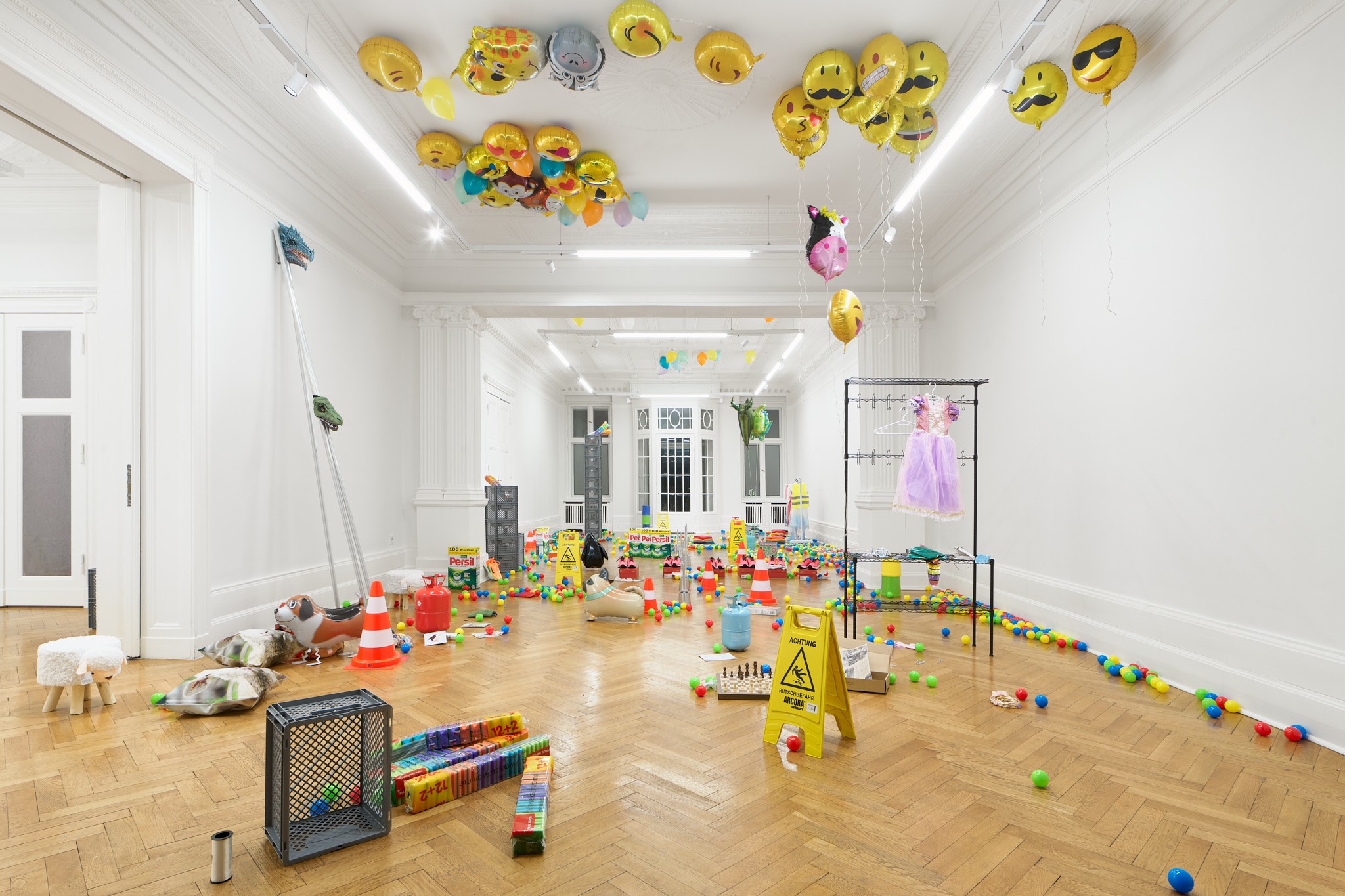 Installation view, fünfdreier, Société, Berlin, 2020